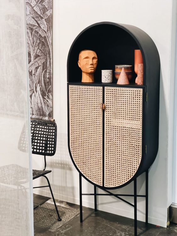 Ovaler Retro-Schrank Hazeran