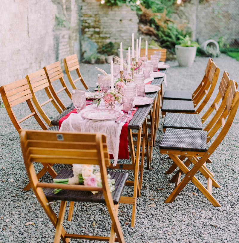 Outdoor Dining Groups That Add Elegance to Open Air Tables