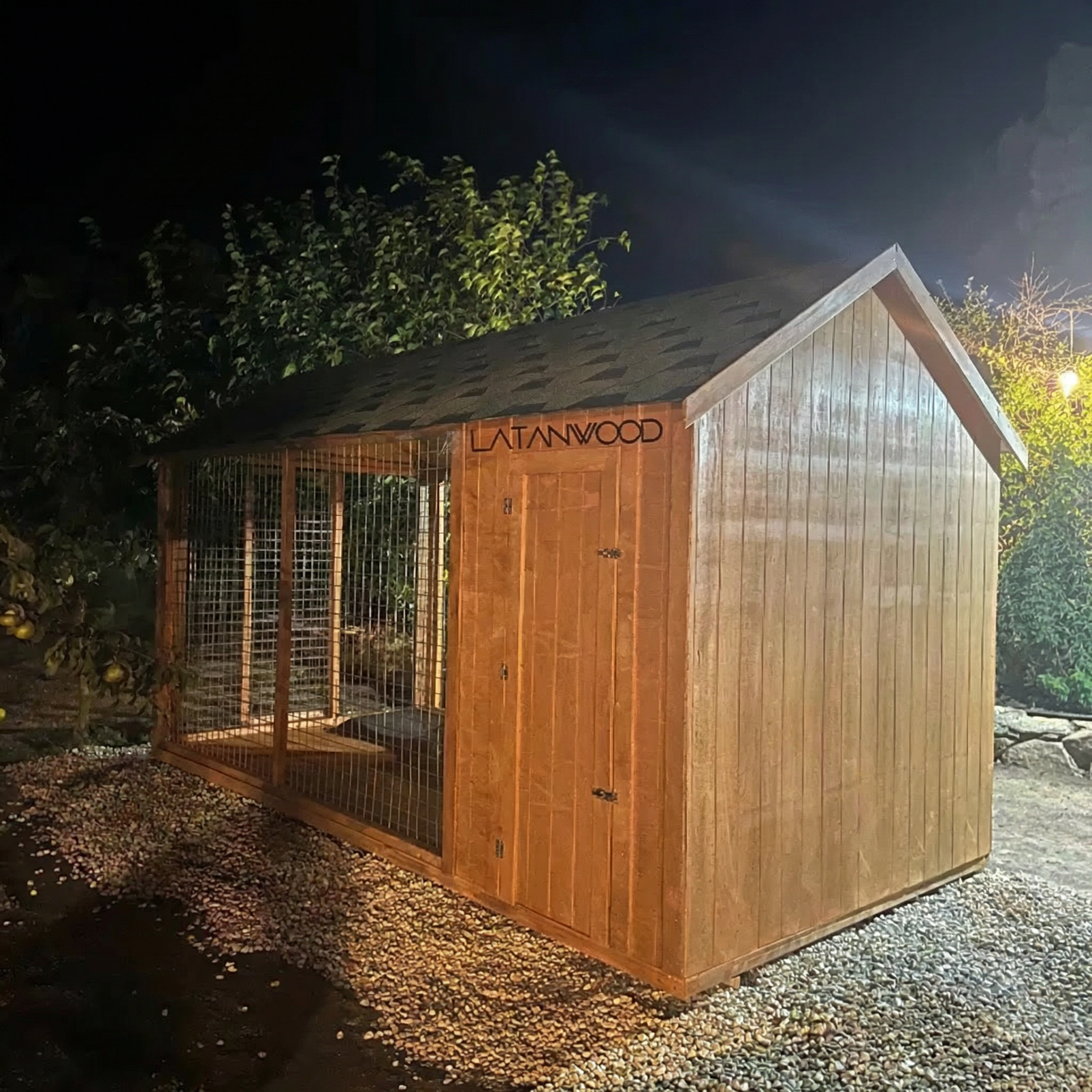 Belis Wooden Dog House