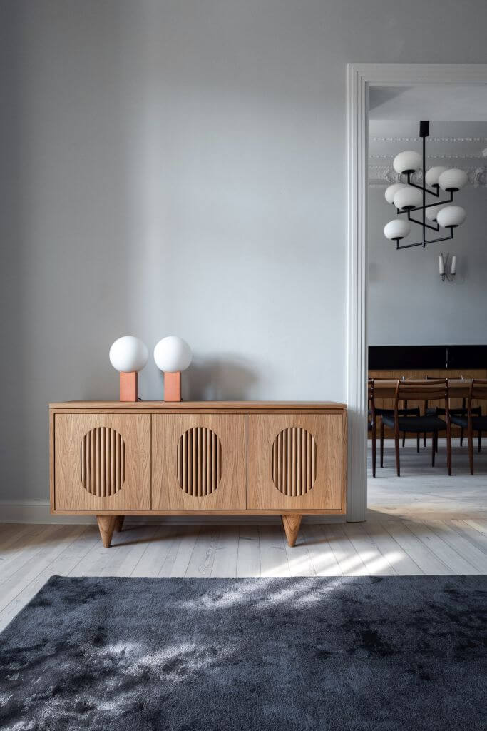 Dase Wooden Console