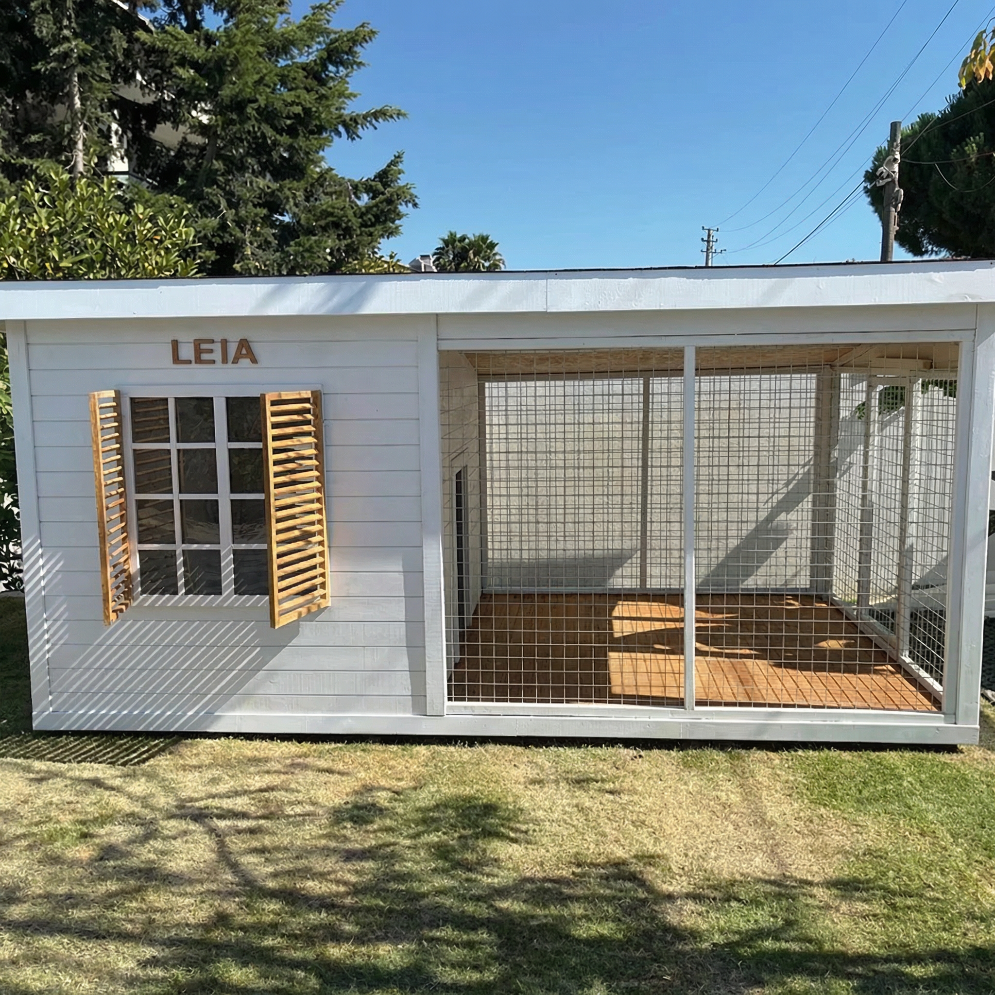 Hundehütte aus Holz „Leia“