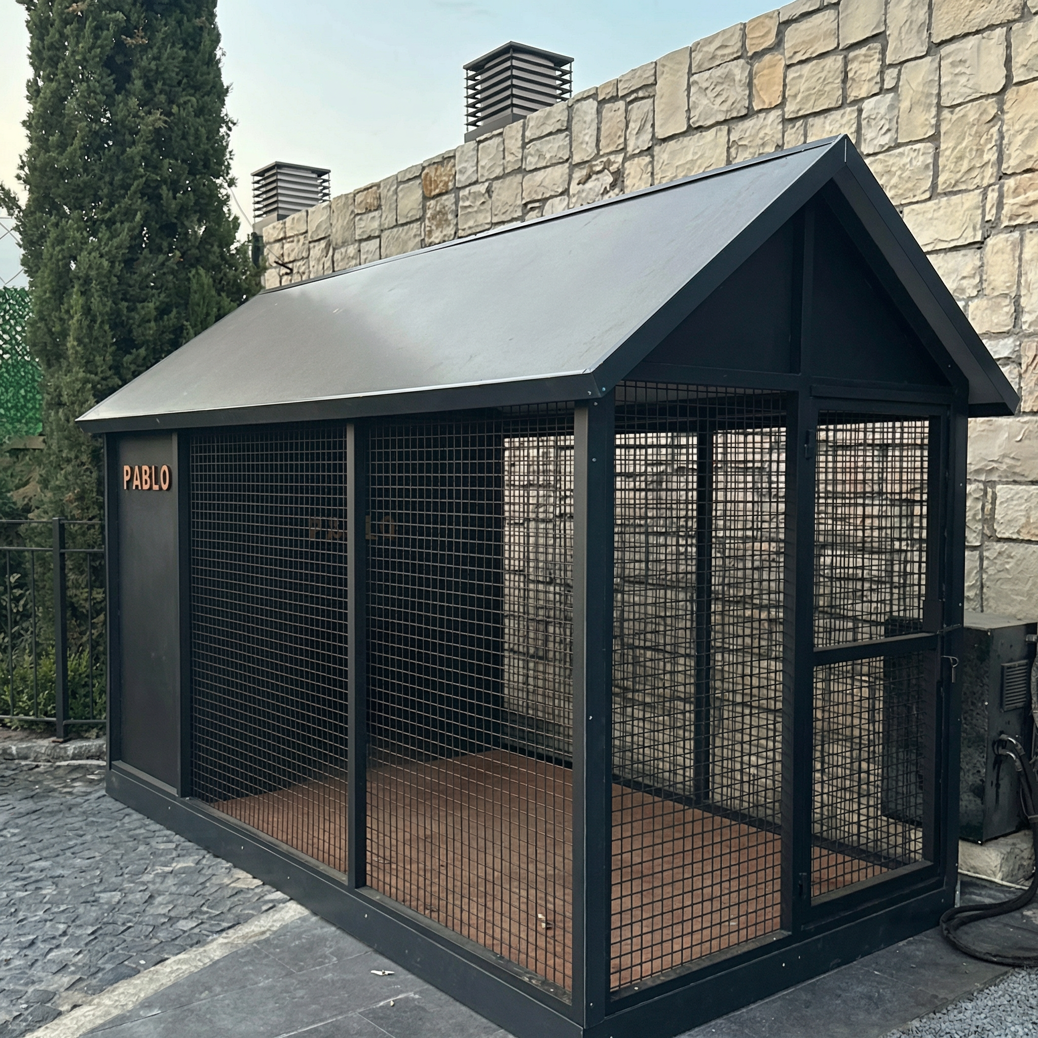 Pablo Metal Köpek Kulübesi
