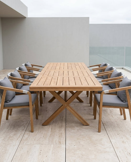 Nomad Massives Gartentisch-Set