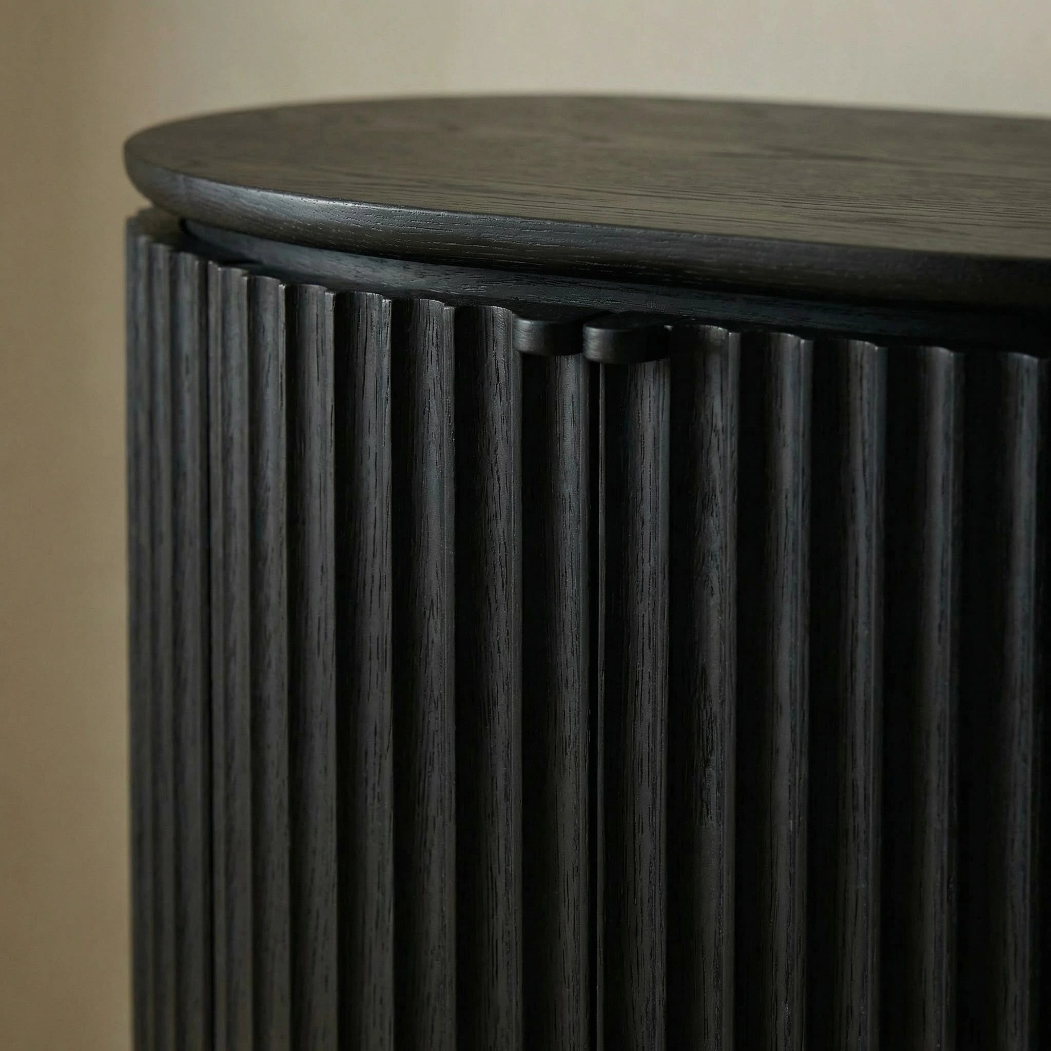 Barkonsole „Claire“ aus schwarzem Eichenholz