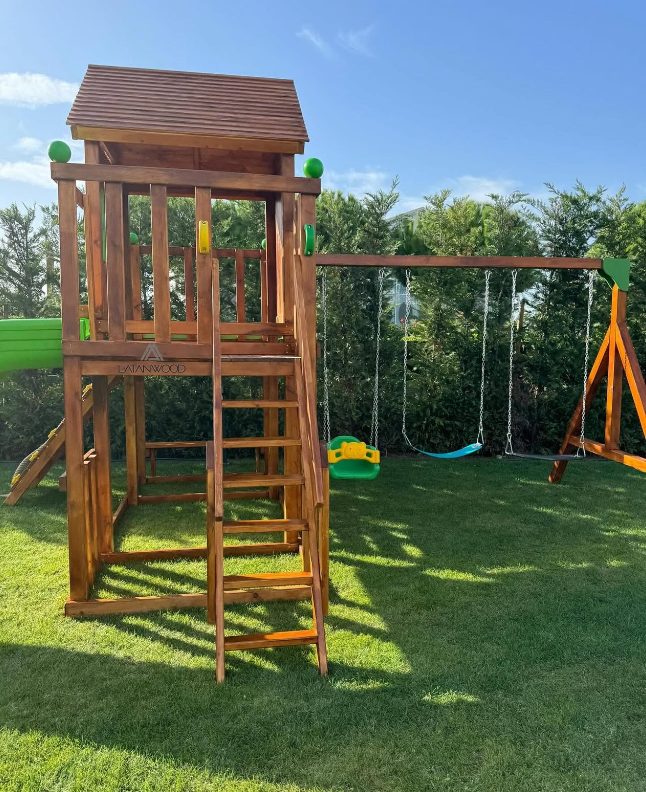 Tırmanma ipli ve yeşil kaydıraklı ahşap macera parkı, bahçe çocuk oyun alanı – Latanwood